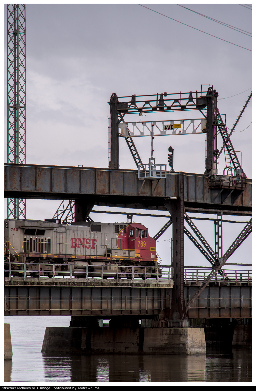 BNSF 769 Crosses the Mississippi River